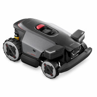 Roborock RockMow Z130 – widok z przodu pod kątem, napęd AWD i zawieszenie