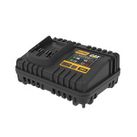 Ładowarka CAT DXC4 18V 4 A – widok 3/4 z gniazdem akumulatora